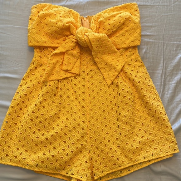 Yellow size L worn 1 time super cute and sexy - Picture 2 of 3